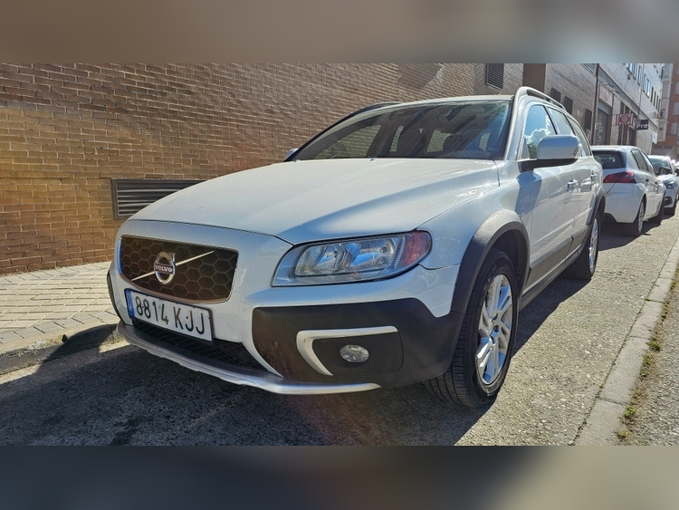 Volvo XC70 Momentum 2WD foto miniatura